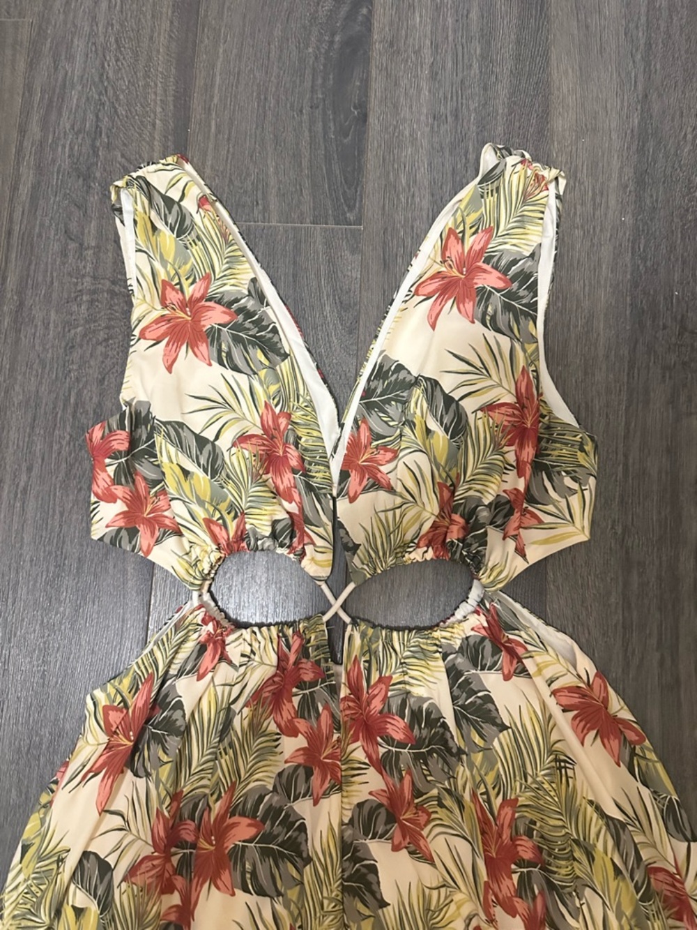 NWOT Salty Weekend Tropical Floral Sexy Cut-Out Maxi Dress Boho Vacation Chic - Picture 6 of 12